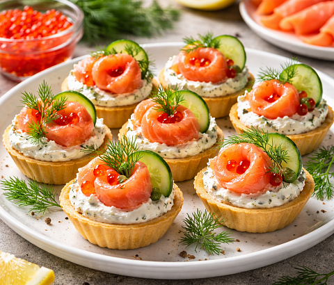 Тарталетка с творожным сыром и семгой