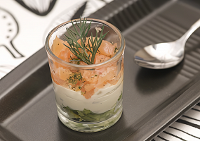 Закуска с копченым лососем